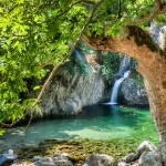 Το μυστικό, πράσινο, παρθένο νησί της Ελλάδας με τις φυσικές πισίνες -Το νησί που αποθεώνει το CNN