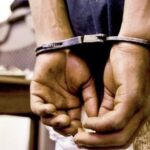 Βόνιτσα: Χειροπέδες γιατί οδηγούσε χωρίς δίπλωμα και είχε στο αυτοκίνητο 3 μαχαίρια