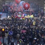 Γαλλία: Στους δρόμους ξανά τα Συνδικάτα για το συνταξιοδοτικό