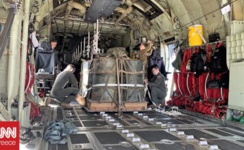 Σεισμός Τουρκία: Αναχωρεί από Ελευσίνα C-130 με 21 πυροσβέστες, σωστικό όχημα και σκύλους