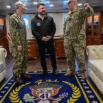 Στο αεροπλανοφόρο USS George H.W. Bush ο Χαρδαλιάς