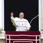 Ανοικτός σε συνάντηση με Ζελένσκι και Πούτιν δήλωσε ο πάπας Φραγκίσκος