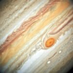 Αστρονόμοι αποκαλύπτουν: Πολύχρωμο σέλας και στα τέσσερα μεγάλα φεγγάρια του Δία