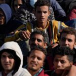 Ιταλία: Σε λιμάνι βόρεια της Ρώμης αποβιβάσθηκαν οι 156 μετανάστες που διασώθηκαν