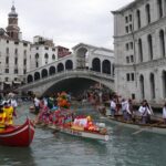 Ιταλία: «Στεγνώνουν» τα κανάλια της Βενετίας – Δύσκολη η πλοήγηση για τις γόνδολες