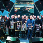 Λαμπερή βραδιά για τον διπλά πλατινένιο, Νίκο Μακρόπουλο