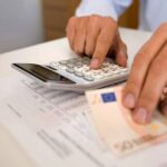 Το νέο τοπίο για τους μισθούς – Πώς θα διαμορφωθούν οι αποδοχές των εργαζομένων σε δημόσιο και ιδιωτικό τομέα την επόμενη διετία