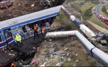 Τέμπη: Ανακλήθηκαν έξι εκταφές νεκρών – Εξελίξεις, τι λένε συγγενείς