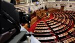 Στην πρόεδρο της Δημοκρατίας ο Κυριάκος Μητσοτάκης: Θα ζητήσει διάλυση της Βουλής και την προκήρυξη εκλογών – Δείτε live όλες τις εξελίξεις