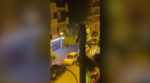 Θεσσαλονίκη: Άνδρας σε κατάσταση αμόκ πετούσε αντικείμενα από μπαλκόνι – Ζημιές σε αυτοκίνητα