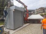 Τοποθετήθηκε το νέο περίπτερο στην Αγία Τριάδα Αγρινίου (φωτο)