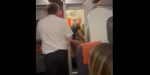 Ζευγάρι έκανε σεξ σε τουαλέτα κατά τη διάρκεια πτήσης -Δείτε τη στιγμή που ο αεροσυνοδός άνοιξε την πόρτα