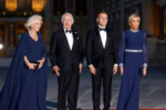 Γαλλία: Δείπνο «φιλίας» στις Βερσαλλίες από τον Μακρόν στο βρετανικό βασιλικό ζεύγος