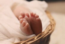 Έλενα Ράπτη: Όσα πρέπει να γνωρίζετε για το πρόγραμμα «Νταντάδες της Γειτονιάς» – Δικαιούχοι & κριτήρια
