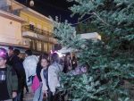 Άναψαν τα χριστουγεννιάτικα δέντρα σε Αιτωλικό, Νεοχώρι και Κατοχή (φωτο)