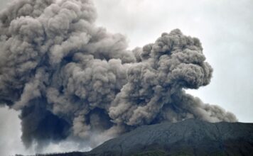 Ινδονησία: Τουλάχιστον 11 ορειβάτες νεκροί λόγω ηφαιστειακής έκρηξης
