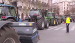 Αγρότες: Επιστρέφουν στα μπλόκα τα τρακτέρ μετά την ολονυχτία στο Σύνταγμα