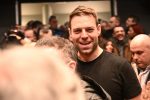 Στέφανος Κασσελάκης: Κάλεσε τους βουλευτές του ΣΥΡΙΖΑ για ποτό στο Κολωνάκι