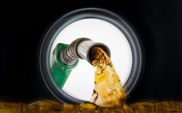 Καύσιμα: Πάνω από 10% η αύξηση σε ενάμιση μήνα – Πετρέλαιο με το σταγονόμετρο βάζουν οι επαγγελματίες