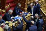 Σύγκρουση κορυφής με σκληρές εκφράσεις για την πρόταση δυσπιστίας κατά της κυβέρνησης