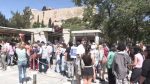 «Βουλιάζει» από τουρίστες η Αθήνα – Ουρές σε Ακρόπολη και μουσεία