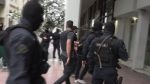 Πειραιάς: Στη φυλακή τα μέλη του καρτέλ διακίνησης ναρκωτικών – Ο καταλυτικός ρόλος του πράκτορα της Δίωξης Ναρκωτικών