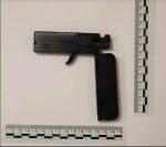 Βόλος: Νεαροί είχαν κρυμμένο όπλο που έμοιαζε με πιστωτική κάρτα