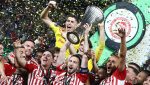 Ένας μήνας από την κατάκτηση του πρώτου Ευρωπαϊκού τροπαίου από τον Ολυμπιακό (video)