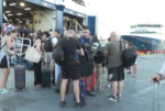 Διακοπές: Όπου φύγει – φύγει οι αδειούχοι του Ιουλίου – Αυξημένη η επιβατική κίνηση στο λιμάνι του Πειραιά