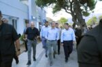 Αυτοψία Μητσοτάκη στα καμένα στην Πεντέλη