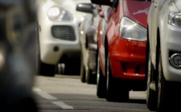 Πάνω από 500 χλμ. τον χρόνο κάνει αναζητώντας θέση στάθμευσης ένας οδηγός στο κέντρο της Αθήνας – Νέα έρευνα