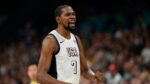 Ντουράντ: «Ο κόσμος περιμένει νίκες με 30-40 πόντους διαφορά»