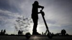 Προβληματισμός από την χωρίς κανόνες κίνηση των πατινιών – Έρχονται αλλαγές και πέναλτι