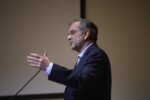 Πυρά Σαμαρά για ελληνοτουρκικό και Κύπρο