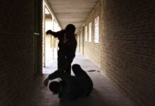 Άγιος Παντελεήμονας: Μαχαίρωσαν 17χρονο έξω από σχολείο