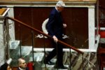 Γαλλία: Κατατέθηκε πρόταση μομφής στην κυβέρνηση Μπαρνιέ