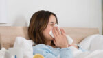 4 σημάδια του κοινού κρυολογήματος που μπορεί να υποδηλώνουν κάτι πιο σοβαρό