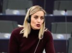 Ελεονώρα Μελέτη: «Τα φίλτρα ομορφιάς των social media έχουν επιπτώσεις στη ψυχική υγεία των νέων παιδιών»