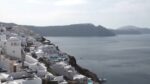 «Εδώ γεννήθηκα, εδώ θα πεθάνω» – Λιγοστοί οι κάτοικοι που παραμένουν στη Σαντορίνη