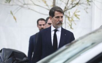 Ανοιχτό το ενδεχόμενο δημιουργίας κόμματος αφήνει ο Παύλος ντε Γκρες