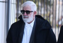 Πέτρος Φιλιππίδης: Καταδίκη 12 μηνών με αναστολή για την πρώτη καταγγέλλουσα