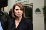 Κατερίνα Μπατζελή: Αναστολή κομματικής ιδιότητας για ένα έτος – Τι απαντά