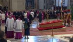 Βατικανό: Σφραγίστηκε το φέρετρο του Πάπα Φραγκίσκου – Σήμερα η κηδεία του