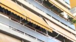 Καλλιθέα: 7χρονη πέρασε από τζαμαρία και βρήκε φρικτό θάνατο – Αφέθηκε ελεύθερη με περιοριστικούς όρους η θεία της