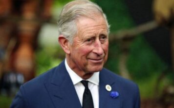 Ο βασιλιάς Κάρολος ανακοίνωσε ότι μειώνει τη θεραπεία για τον καρκίνο