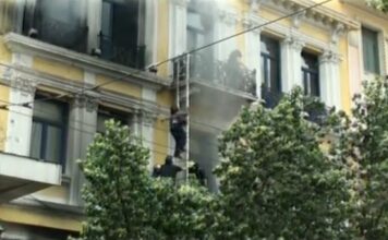 Δύο συλλήψεις στην Αθήνα και ένα διεθνές ένταλμα για το φονικό εμπρησμό της Marfin με τρεις νεκρούς