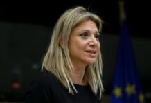 Ανακατεύουν το πολιτικό σκηνικό οι κινήσεις Καρυστιανού, Τσίπρα & Σαμαρά