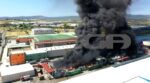 Μεγάλη πυρκαγιά σε εργοστάσιο στην Ριτσώνα