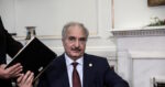 Ο Χάφταρ χαρακτήρισε ανεπιθύμητη την ευρωπαϊκή αντιπροσωπεία – Διπλωματική κρίση με τη Λιβύη