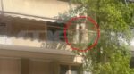 Πειραιάς: Αστυνομικοί διέσωσαν 5χρονο αγοράκι από μπαλκόνι – Ήταν ολομόναχο και κλειδωμένο